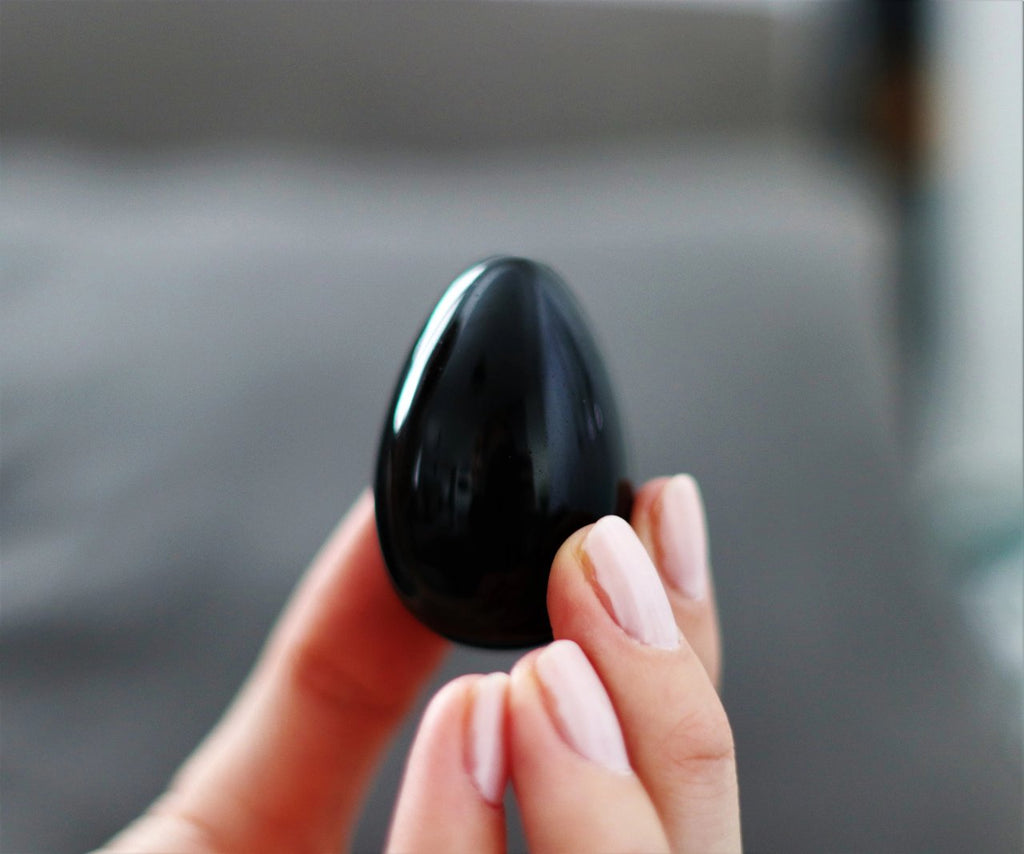 Yoni vajíčko neboli Yoni egg je krystalový pomocník každé ženy. Vyberte si svůj krystal a rozvíjejte svoji intimitu.