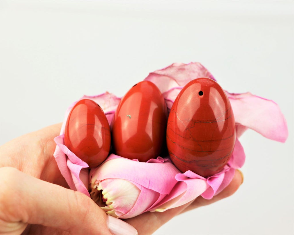 Yoni vajíčko neboli Yoni egg je krystalový pomocník každé ženy. Vyberte si svůj krystal a rozvíjejte svoji intimitu.